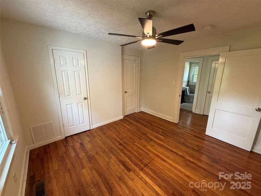 322 Buffalo Street, Shelby, NC 28150.  MLS# CAR4268375, YatesRealty ID 18914. 