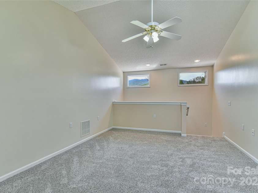 33 Honeycomb Circle, Swannanoa, NC 28778.  MLS# CAR4250614, YatesRealty ID 18915. UPSTAIRS BEDROOM #3