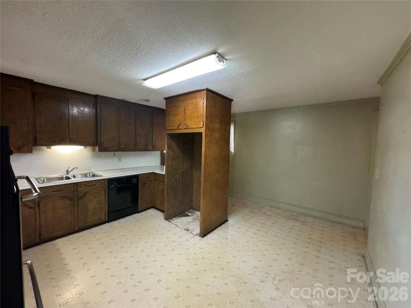 509 Main Street, Locust, NC 28097.  MLS# CAR4365906, YatesRealty ID 18915. Kitchen