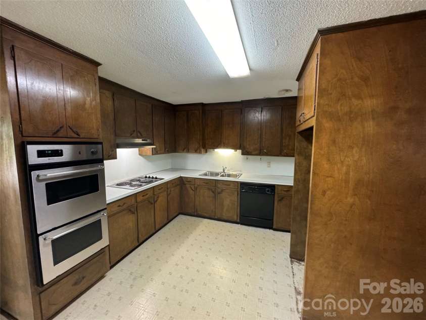 509 Main Street, Locust, NC 28097.  MLS# CAR4365906, YatesRealty ID 18915. Kitchen