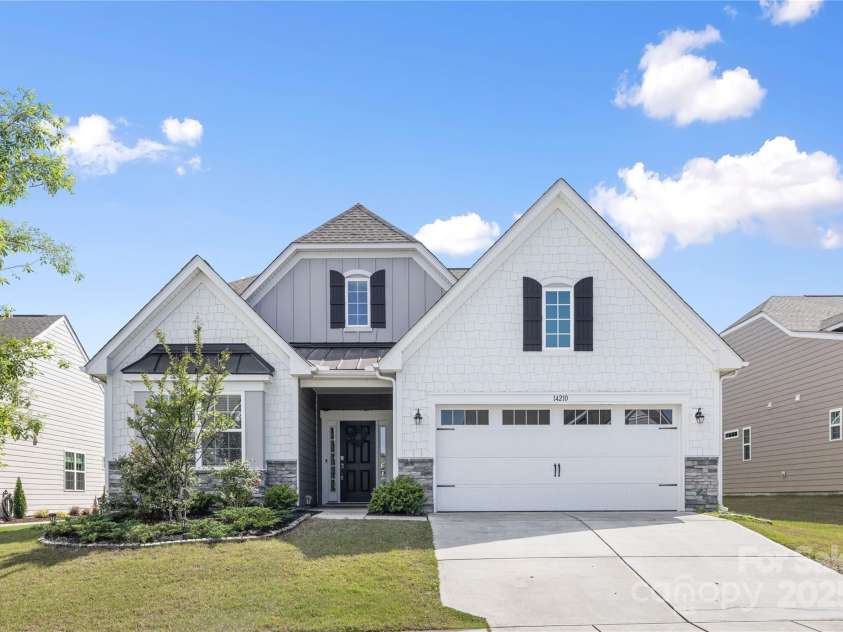 14210 Asbury Park Road, Huntersville, NC 28078.  MLS# CAR4252719, YatesRealty ID 18916. Welcome home!