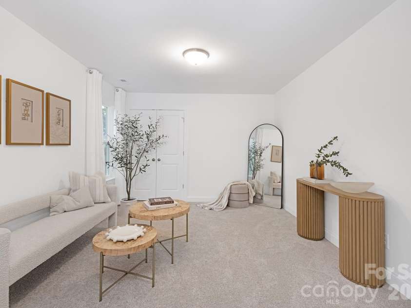 7717 Nautical View Drive, Denver, NC 28037.  MLS# CAR4304896, YatesRealty ID 18916. Master Sitting area