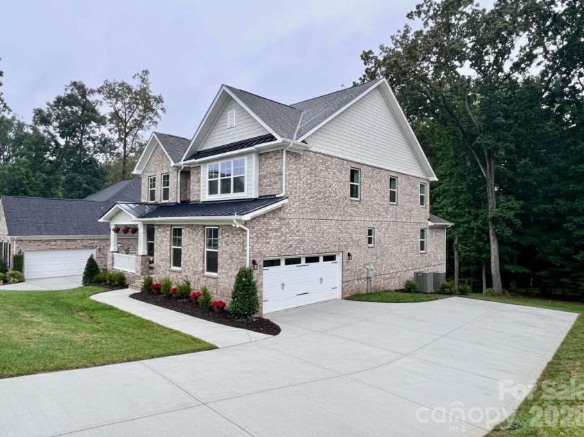 7717 Nautical View Drive, Denver, NC 28037.  MLS# CAR4304896, YatesRealty ID 18916. Side View