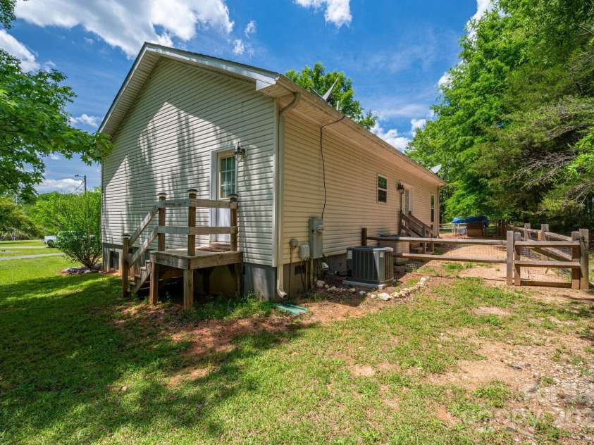 167 Brown Watterson Road, Cherryville, NC 28021.  MLS# CAR4256124, YatesRealty ID 18917. 