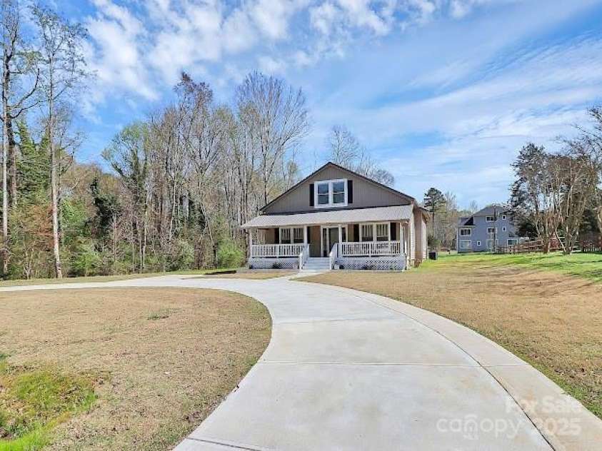 12300 Caldwell Road, Charlotte, NC 28213.  MLS# CAR4268601, YatesRealty ID 18918. 