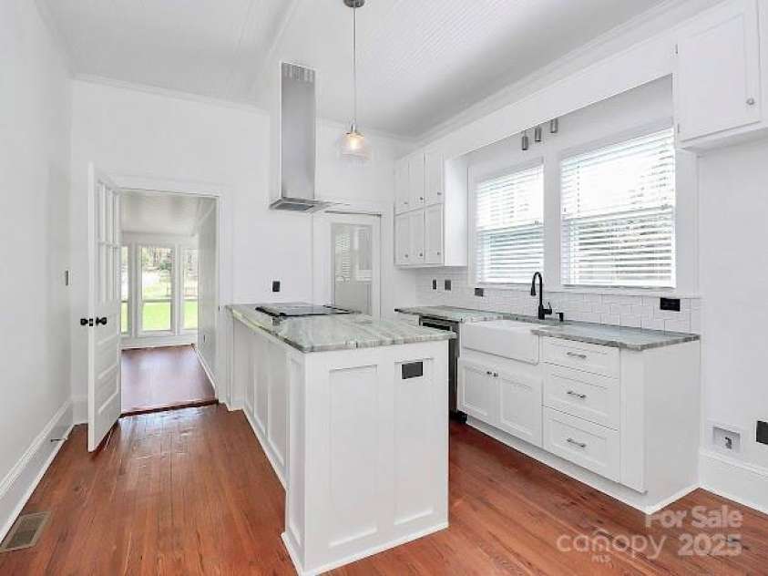 12300 Caldwell Road, Charlotte, NC 28213.  MLS# CAR4268601, YatesRealty ID 18918. 