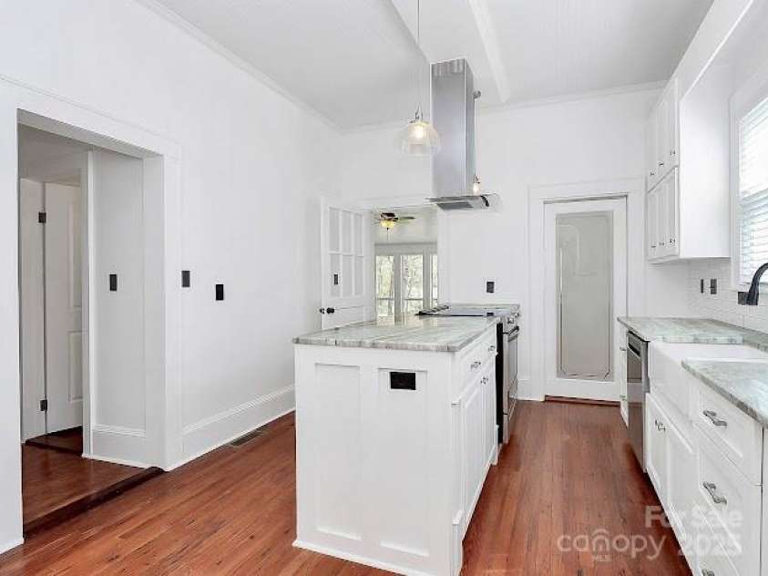 12300 Caldwell Road, Charlotte, NC 28213.  MLS# CAR4268601, YatesRealty ID 18918. 