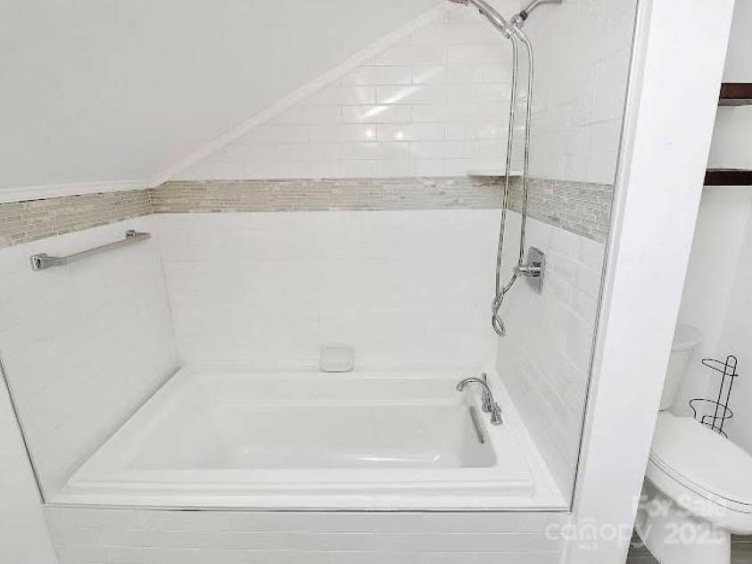 12300 Caldwell Road, Charlotte, NC 28213.  MLS# CAR4268601, YatesRealty ID 18918. 