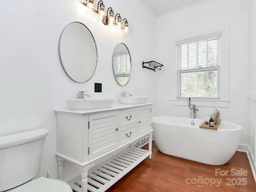 12300 Caldwell Road, Charlotte, NC 28213.  MLS# CAR4268601, YatesRealty ID 18918. Owner bath