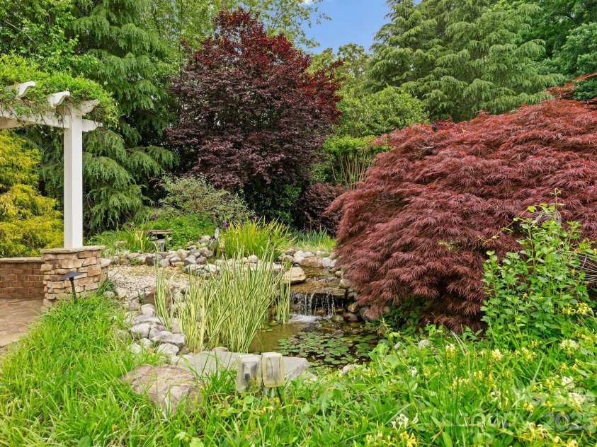 2304 Thunder Gulch Court, Waxhaw, NC 28173.  MLS# CAR4249224, YatesRealty ID 18919. 