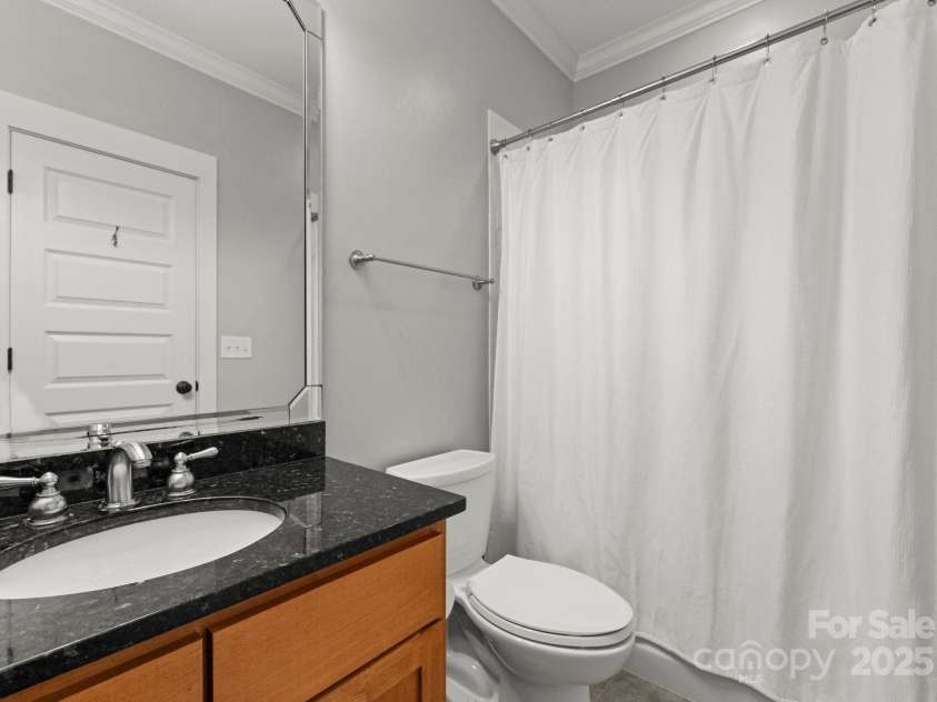 2304 Thunder Gulch Court, Waxhaw, NC 28173.  MLS# CAR4249224, YatesRealty ID 18919. Ensuite Bath