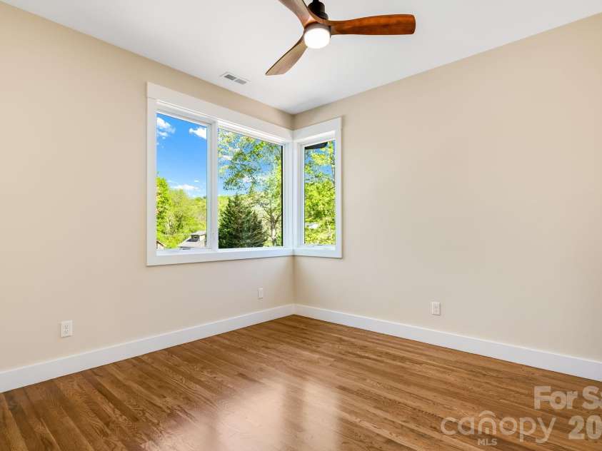 8 Campbell Street, Black Mountain, NC 28711.  MLS# CAR4373682, YatesRealty ID 18919. 