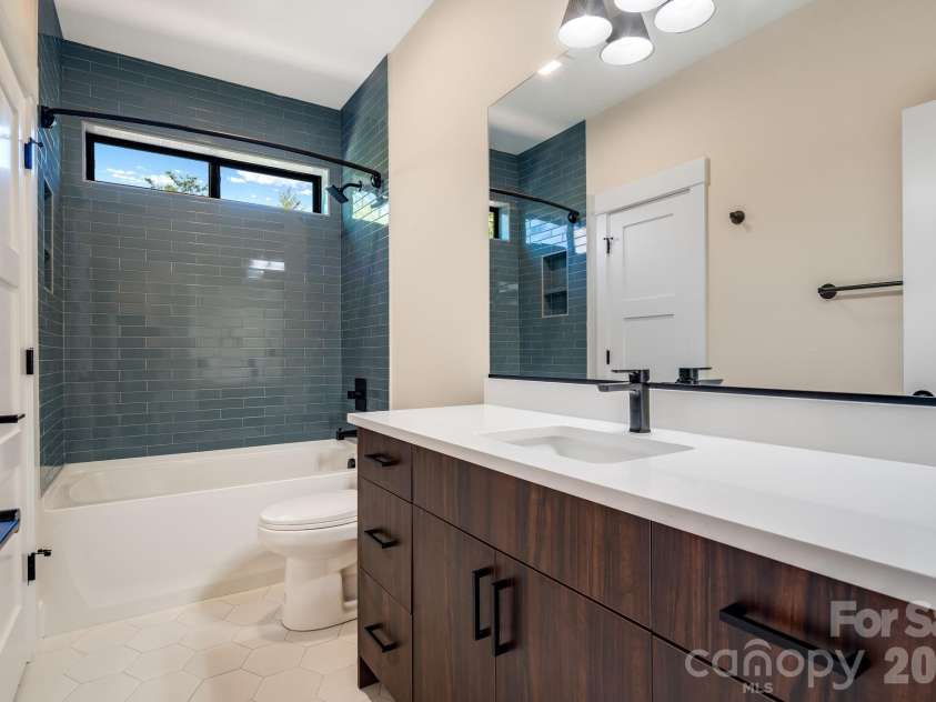 8 Campbell Street, Black Mountain, NC 28711.  MLS# CAR4373682, YatesRealty ID 18919. 