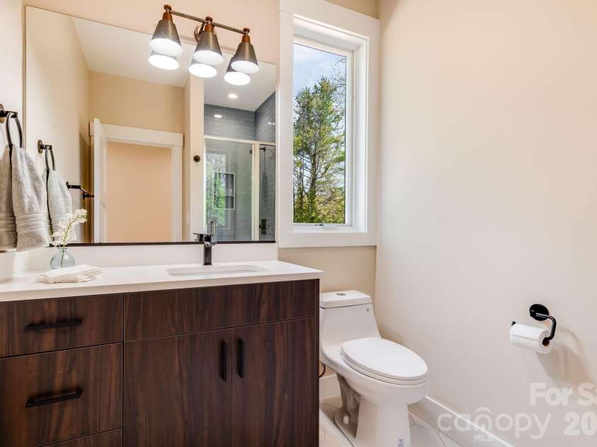 8 Campbell Street, Black Mountain, NC 28711.  MLS# CAR4373682, YatesRealty ID 18919. 