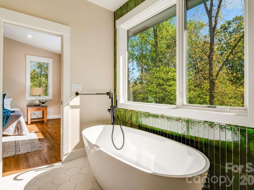 8 Campbell Street, Black Mountain, NC 28711.  MLS# CAR4373682, YatesRealty ID 18919. 