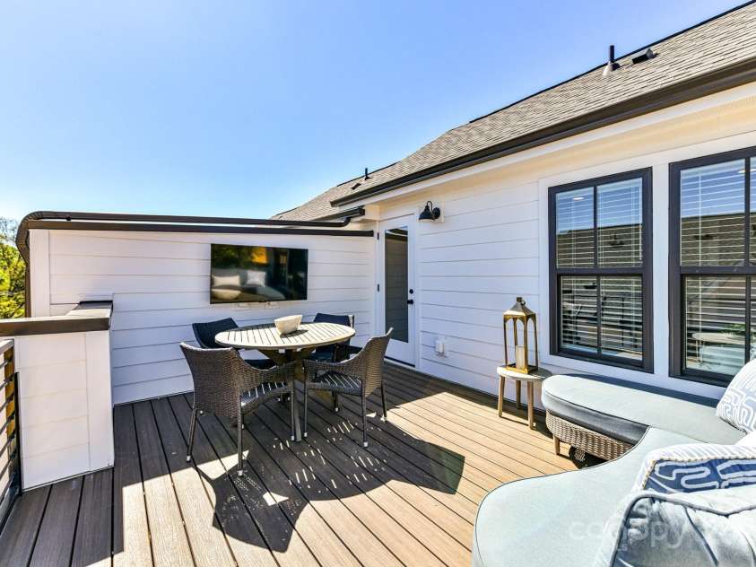 1223 16th Street, Charlotte, NC 28205.  MLS# CAR4272275, YatesRealty ID 1892. 