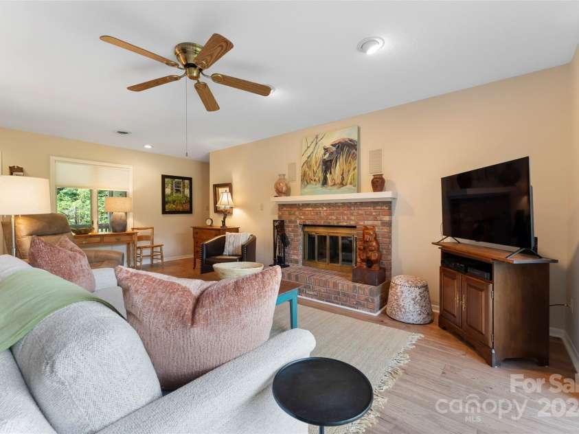 43 Gold Finch Court, Brevard, NC 28712.  MLS# CAR4158406, YatesRealty ID 1892. 