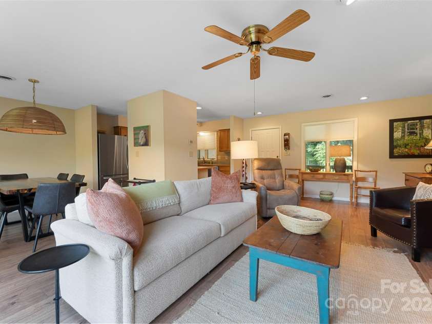 43 Gold Finch Court, Brevard, NC 28712.  MLS# CAR4158406, YatesRealty ID 1892. 