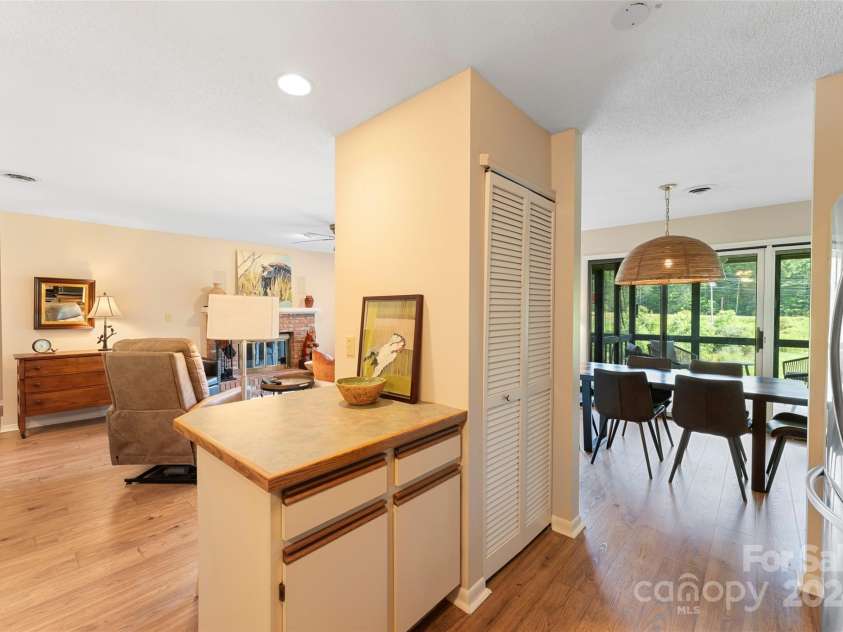 43 Gold Finch Court, Brevard, NC 28712.  MLS# CAR4158406, YatesRealty ID 1892. 