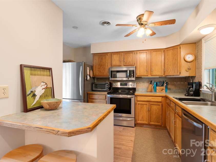 43 Gold Finch Court, Brevard, NC 28712.  MLS# CAR4158406, YatesRealty ID 1892. 