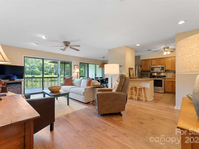 43 Gold Finch Court, Brevard, NC 28712.  MLS# CAR4158406, YatesRealty ID 1892. 