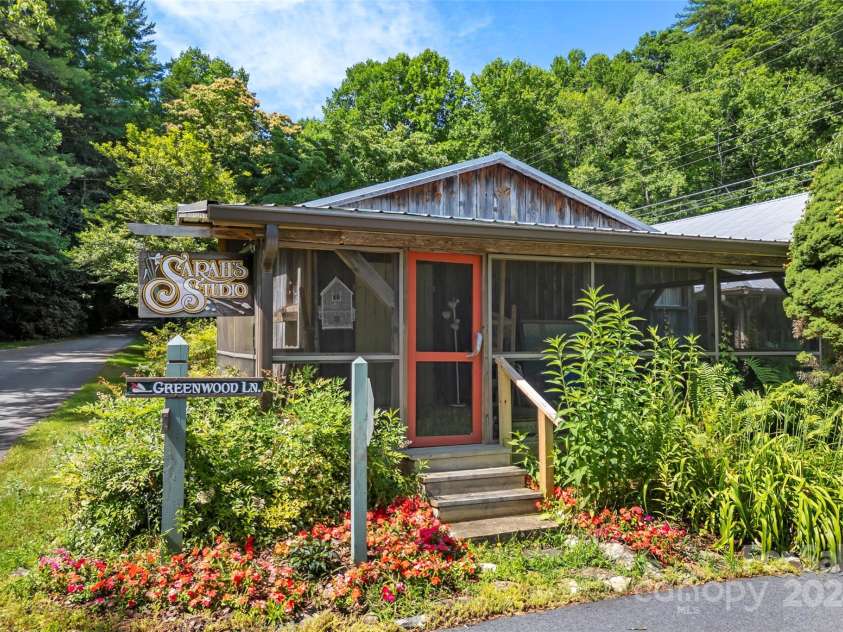 43 Gold Finch Court, Brevard, NC 28712.  MLS# CAR4158406, YatesRealty ID 1892. Sherwood Forest Subdivision