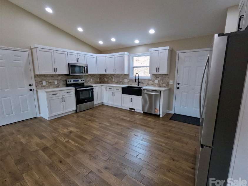 853 Haven Heights Drive, Marion, NC 28752.  MLS# CAR4347715, YatesRealty ID 1892. 