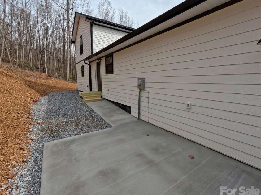 853 Haven Heights Drive, Marion, NC 28752.  MLS# CAR4347715, YatesRealty ID 1892. 