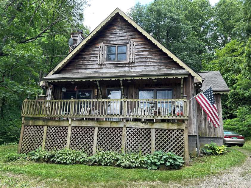 687 Willow Creek Road, Leicester, NC 28748.  MLS# CAR4269664, YatesRealty ID 18921. 