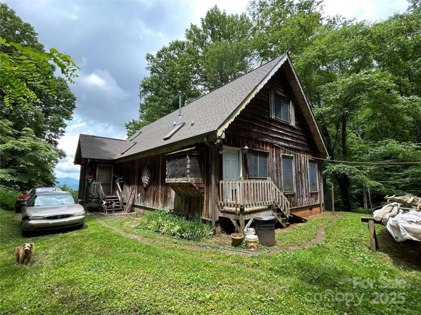 687 Willow Creek Road, Leicester, NC 28748.  MLS# CAR4269664, YatesRealty ID 18921. 