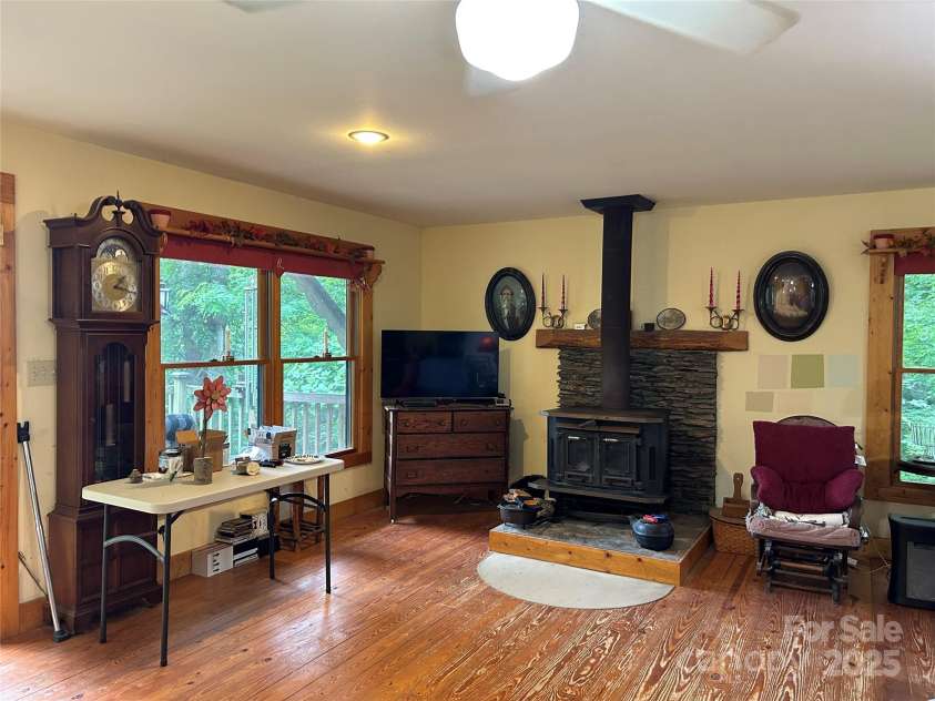 687 Willow Creek Road, Leicester, NC 28748.  MLS# CAR4269664, YatesRealty ID 18921. 