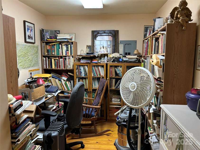 687 Willow Creek Road, Leicester, NC 28748.  MLS# CAR4269664, YatesRealty ID 18921. Office/Nook