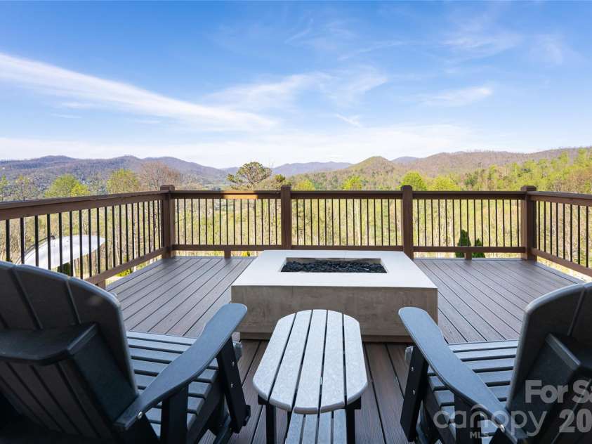 83 Cozy Mountain Lane, Weaverville, NC 28787.  MLS# CAR4368940, YatesRealty ID 18921. 
