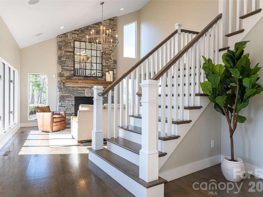 83 Cozy Mountain Lane, Weaverville, NC 28787.  MLS# CAR4368940, YatesRealty ID 18921. Foyer