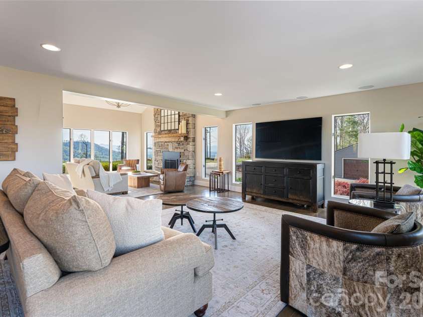 83 Cozy Mountain Lane, Weaverville, NC 28787.  MLS# CAR4368940, YatesRealty ID 18921. Main level den