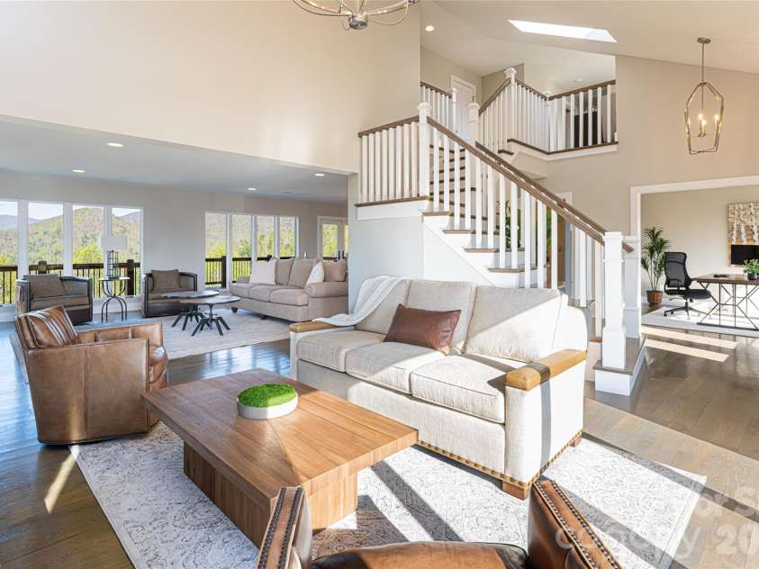 83 Cozy Mountain Lane, Weaverville, NC 28787.  MLS# CAR4368940, YatesRealty ID 18921. Main level open floor plan