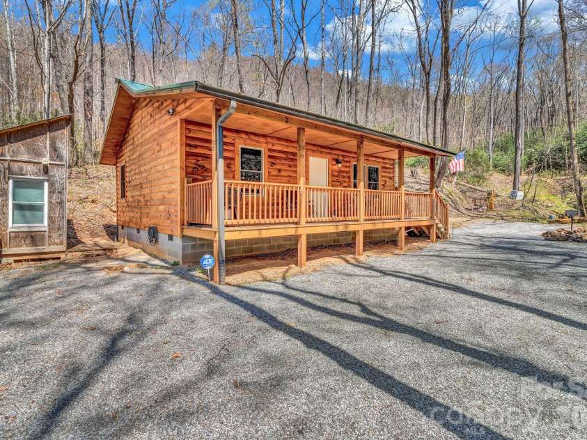 1100 Panther Branch Road, Canton, NC 28716.  MLS# CAR4368884, YatesRealty ID 18922. 