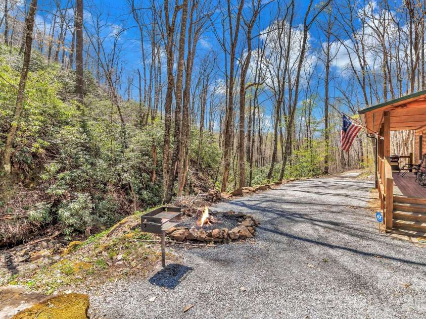 1100 Panther Branch Road, Canton, NC 28716.  MLS# CAR4368884, YatesRealty ID 18922. 