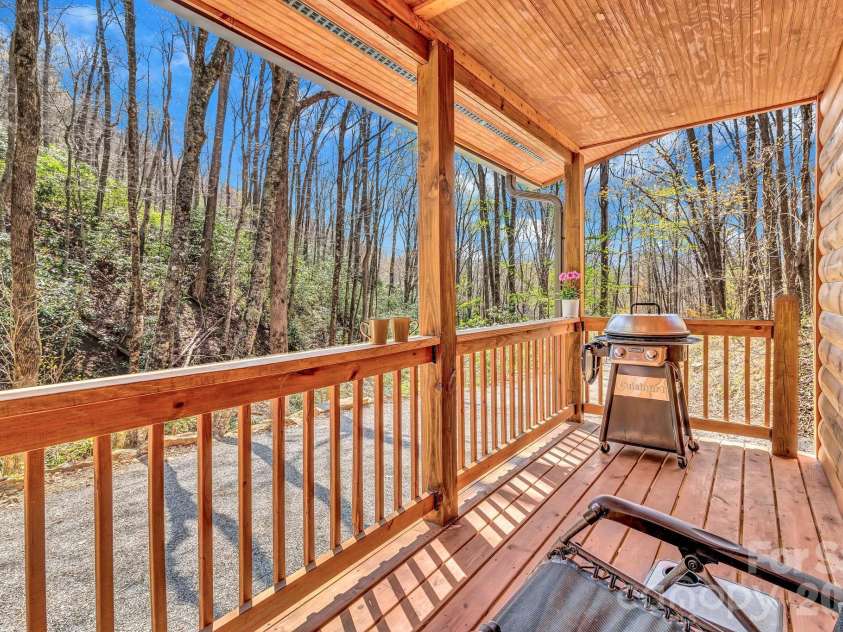 1100 Panther Branch Road, Canton, NC 28716.  MLS# CAR4368884, YatesRealty ID 18922. 