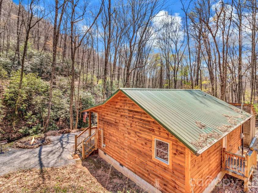 1100 Panther Branch Road, Canton, NC 28716.  MLS# CAR4368884, YatesRealty ID 18922. 