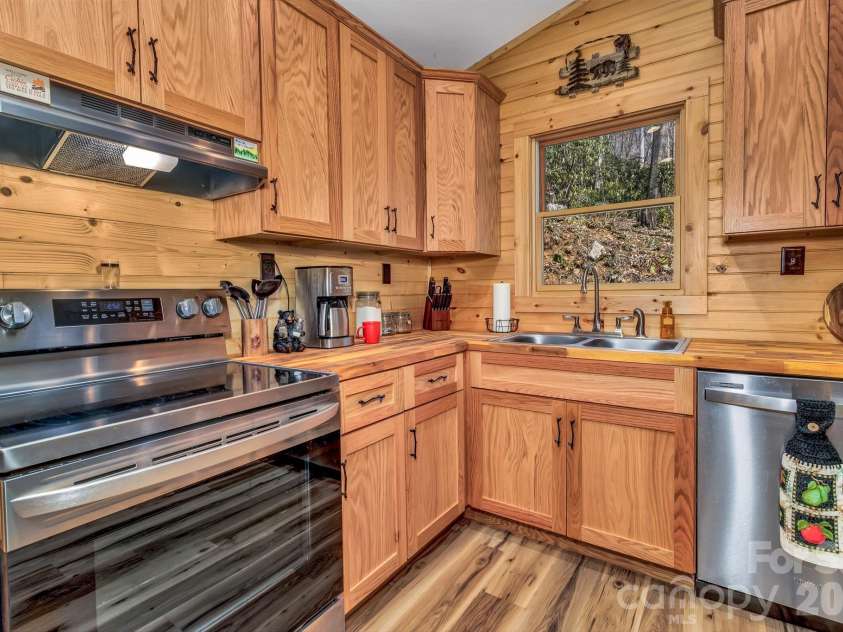 1100 Panther Branch Road, Canton, NC 28716.  MLS# CAR4368884, YatesRealty ID 18922. 