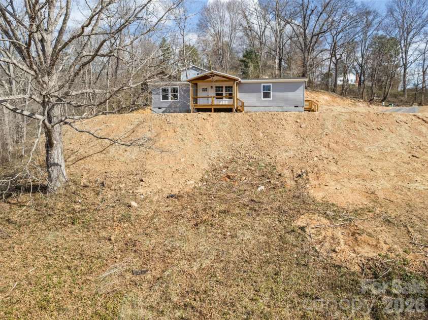 101 Geiranger Drive, Clyde, NC 28721.  MLS# CAR4355802, YatesRealty ID 18923. 