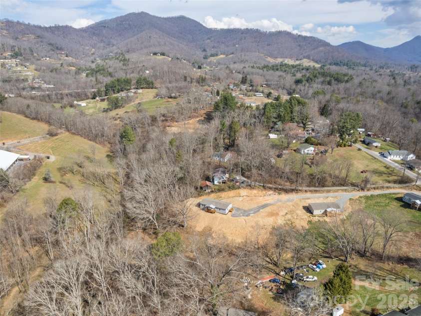 101 Geiranger Drive, Clyde, NC 28721.  MLS# CAR4355802, YatesRealty ID 18923. 