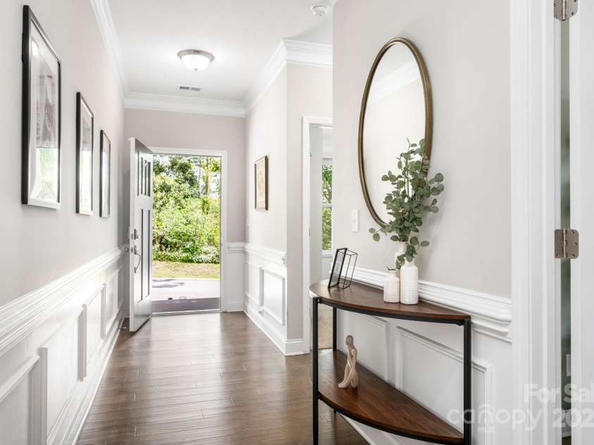45 Dreambird Drive, Leicester, NC 28748.  MLS# CAR4266636, YatesRealty ID 18923. Bright Entrance Hallway