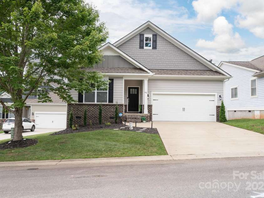 45 Dreambird Drive, Leicester, NC 28748.  MLS# CAR4266636, YatesRealty ID 18923. Welcome to 45 Dreambird Drive!