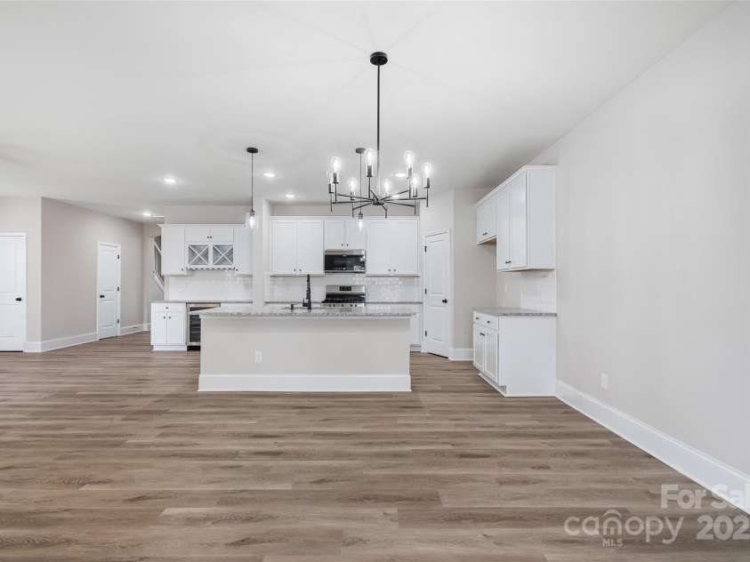 3922 Litchfield Road, Charlotte, NC 28211.  MLS# CAR4263281, YatesRealty ID 18925. 
