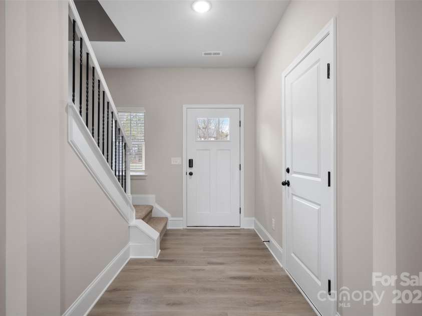3922 Litchfield Road, Charlotte, NC 28211.  MLS# CAR4263281, YatesRealty ID 18925. 