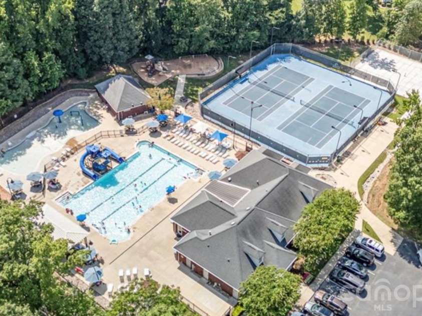 5006 Shannamara Drive, Matthews, NC 28104.  MLS# CAR4338291, YatesRealty ID 18925. Community amenities