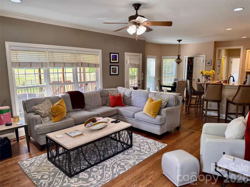 5006 Shannamara Drive, Matthews, NC 28104.  MLS# CAR4338291, YatesRealty ID 18925. Perfect open floorplan for entertaining