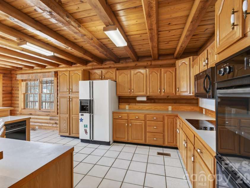 5981 Johnson Road, Clover, SC 29710.  MLS# CAR4358157, YatesRealty ID 18926. Kitchen workspace area